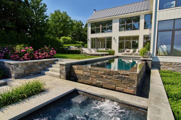 Mancini Spa Close up